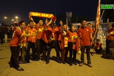 Toàn cảnh SVĐ Mỹ Đình trước giờ bóng lăn