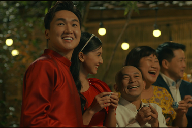 Hùng Min gây xúc động với 2 ca khúc trong phim Tết