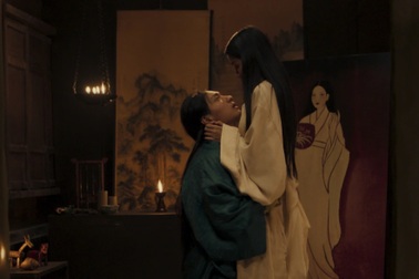 Lâm Thanh Mỹ lần đầu đóng cảnh thân mật trong phim kinh dị cổ trang