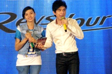 "Anh Bo" Đan Trường thử giọng fan nữ hát Chim trắng mồ côi