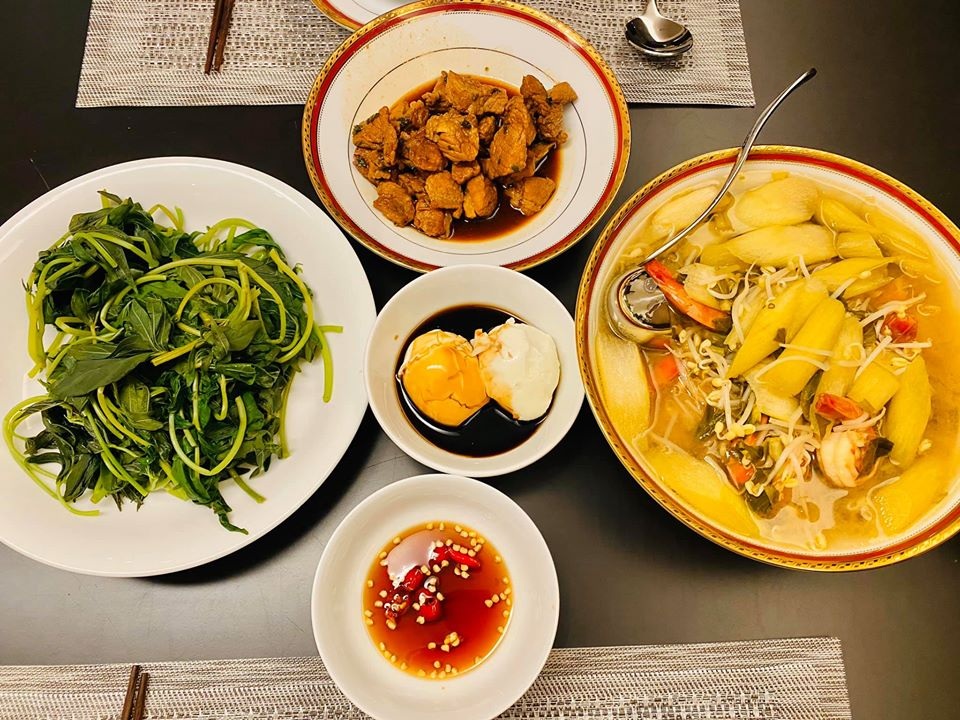 Ở nhà chống dịch, Chi Bảo thường xuyên vào bếp nấu ăn cho vợ - 6 Ở nhà chống dịch, Chi Bảo thường xuyên vào bếp nấu ăn cho vợ - 6