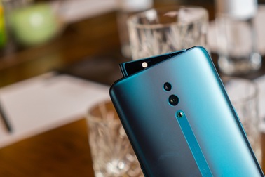 Oppo sắp trình làng smartphone camera trượt vây cá mập tại Việt Nam