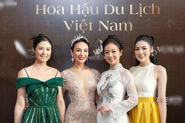 Jennifer Phạm, Ngọc Diễm hội ngộ tại Hoa hậu Du lịch Việt Nam 2022