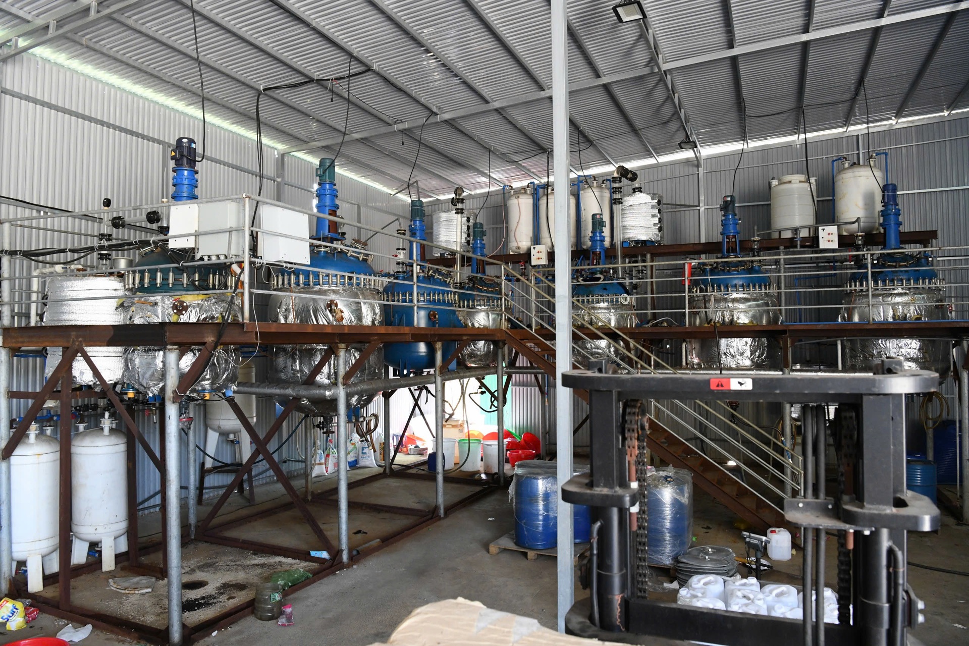 Sự chết chóc còn lại ở xưởng ma túy lớn vừa bị triệt phá tại Việt Nam - 9 Sự chết chóc còn lại ở xưởng ma túy lớn vừa bị triệt phá tại Việt Nam - 9