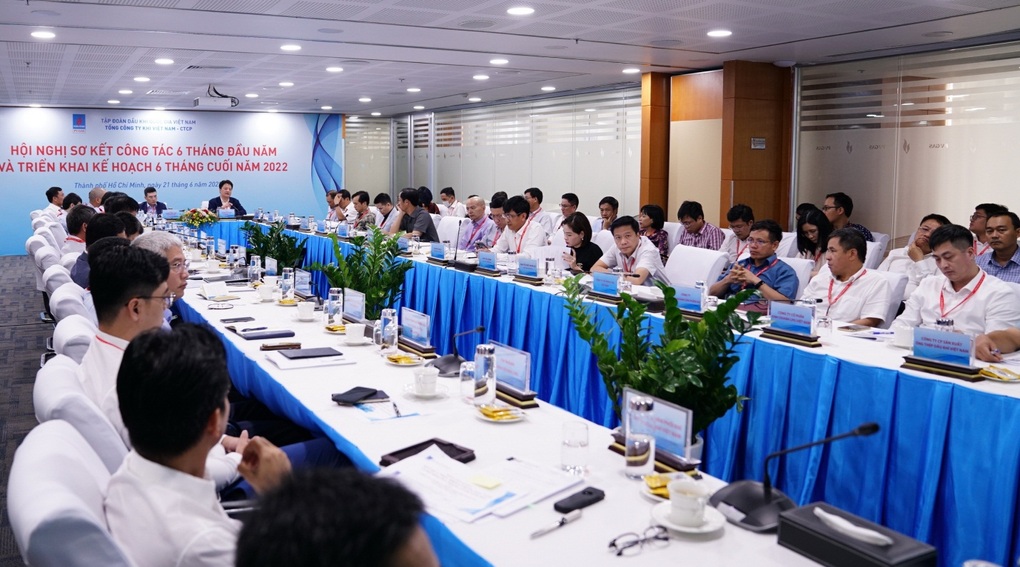 PV GAS sơ kết 6 tháng, triển khai kế hoạch 6 tháng cuối năm - 1 PV GAS sơ kết 6 tháng, triển khai kế hoạch 6 tháng cuối năm - 1