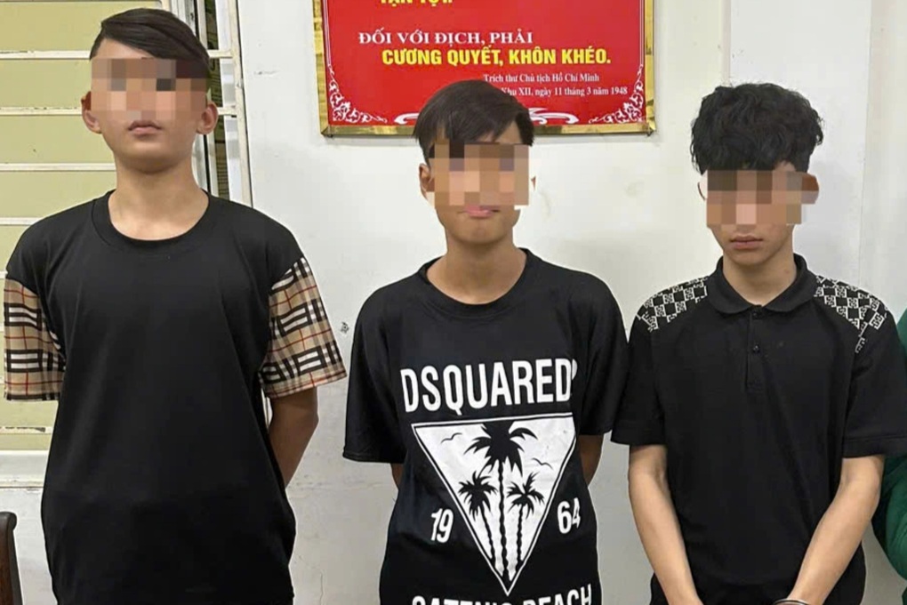Lộ diện bộ ba chặn đường trấn lột học sinh giữa ban ngày - 1