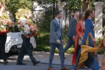 Chuyện tình "gây sốt" của vị giám đốc Hà Lan và cô gái Việt xinh đẹp