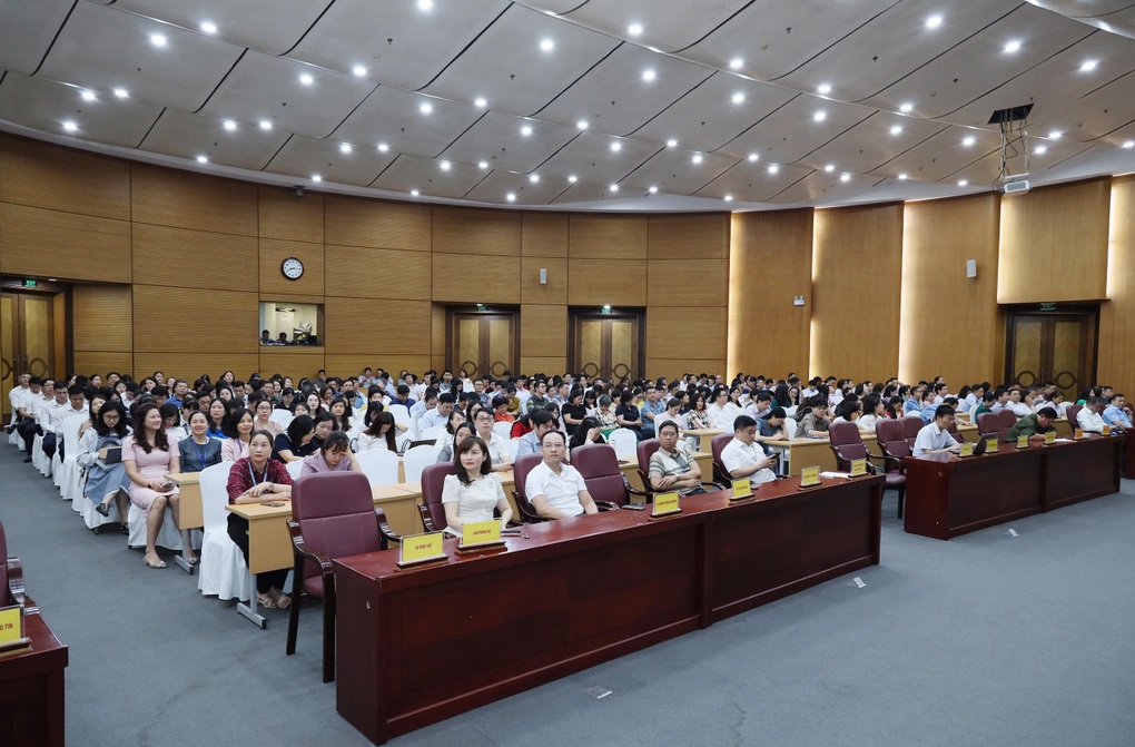 Bộ Nội vụ quán triệt triển khai 2 Nghị quyết quan trọng của Bộ Chính trị - 3 Bộ Nội vụ quán triệt triển khai 2 Nghị quyết quan trọng của Bộ Chính trị - 3