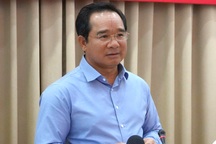 Chủ tịch TPHCM yêu cầu khắc phục tình trạng vừa thừa, vừa thiếu cán bộ