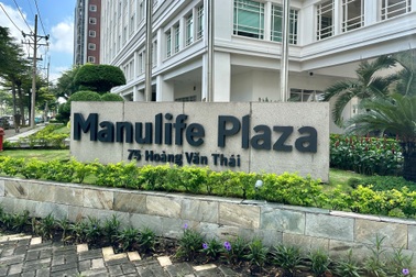 Loạt khách bức xúc vì bị Manulife từ chối hoàn tiền