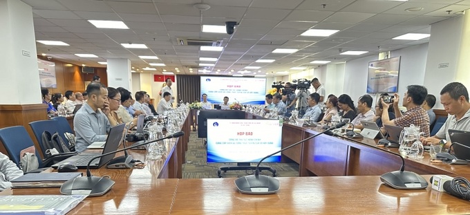 Toàn cảnh họp báo.