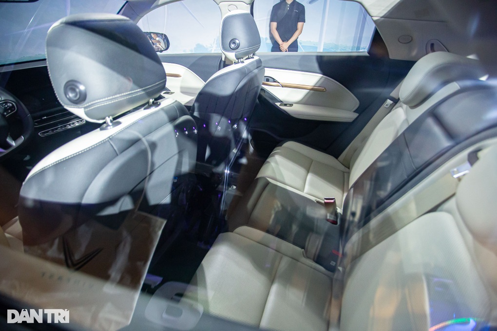 Cận cảnh VinFast VF 6 - Xe điện cạnh tranh Hyundai Creta, Kia Seltos - 8 Cận cảnh VinFast VF 6 - Xe điện cạnh tranh Hyundai Creta, Kia Seltos - 8