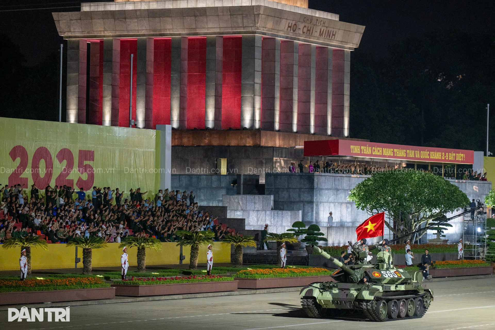 T-90S Panzer - Xe tăng T-90S - Nắm đấm thép” của Quân đội Nhân dân Việt Nam - 1