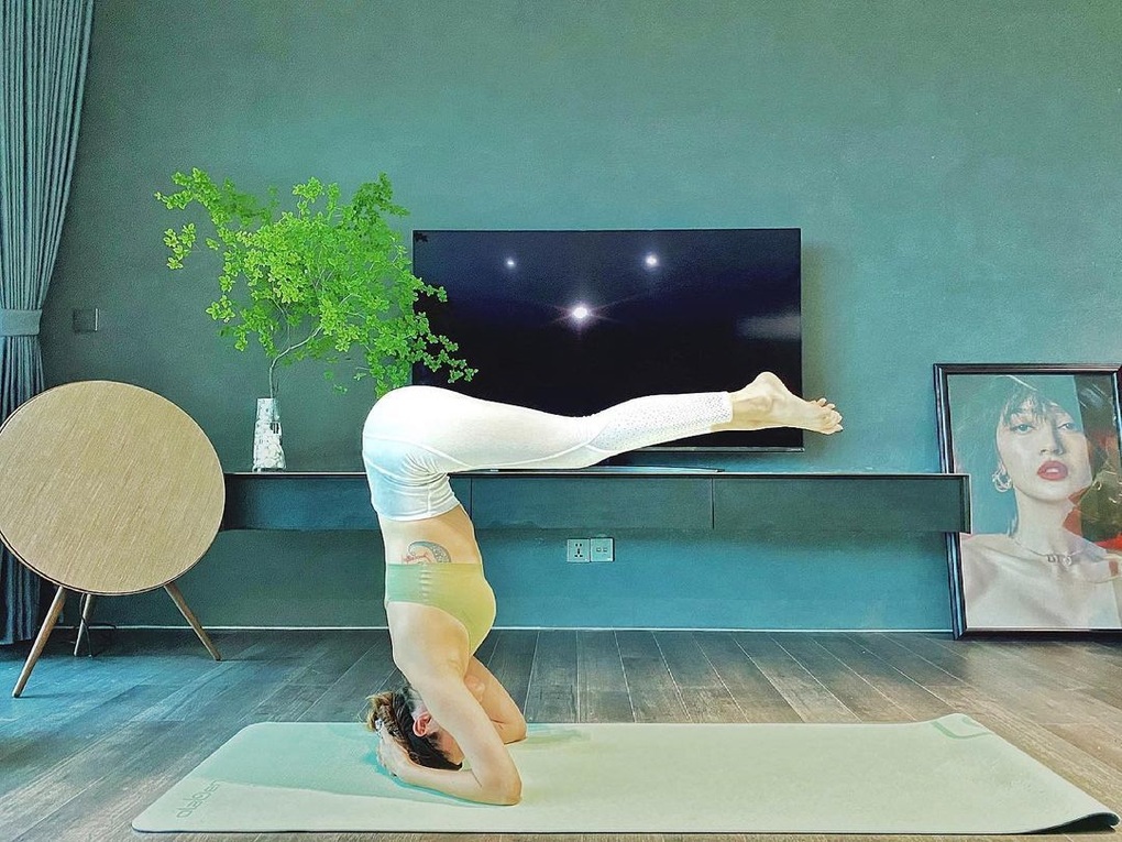 Bảo Anh duy trì vẻ gợi cảm, cân bằng áp lực cuộc sống nhờ yoga - 5 Bảo Anh duy trì vẻ gợi cảm, cân bằng áp lực cuộc sống nhờ yoga - 5