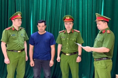 Giám đốc cùng hai kế toán bị khởi tố vì mua bán trái phép hóa đơn