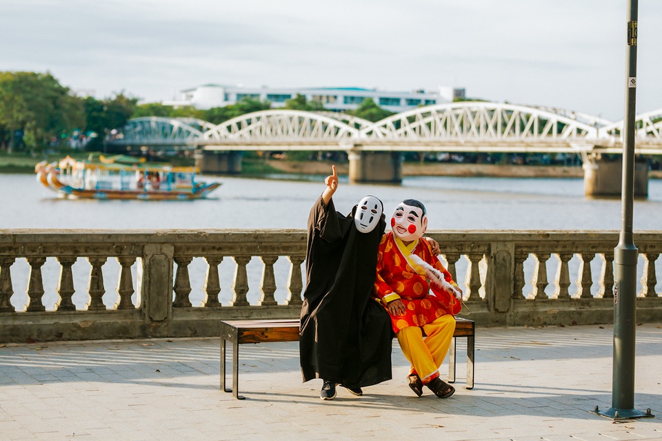 Huế trở nên vui nhộn qua lăng kính Vô diện - 1 Huế trở nên vui nhộn qua lăng kính Vô diện - 1