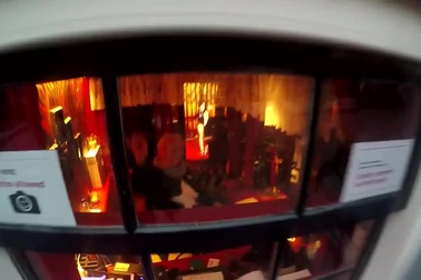 Theo chân du khách khám phá phố đèn đỏ ở Amsterdam