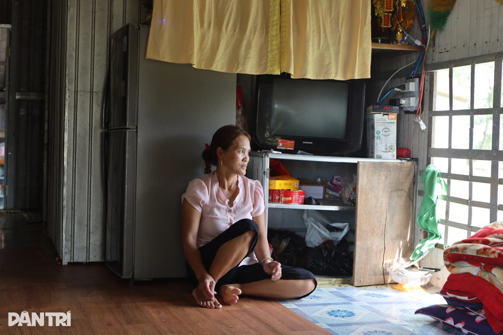 Thành phố đã lên trung ương, nhiều hộ vạn đò vẫn chưa thoát kiếp nhà chồ - 2