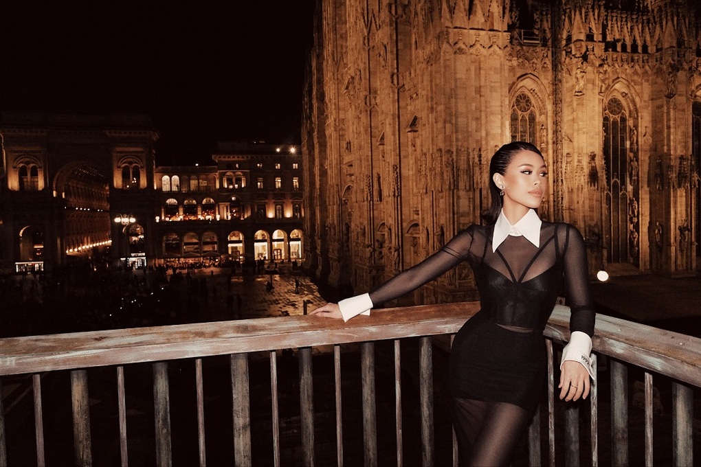 Tiên Nguyễn diện cây đen cá tính, khoe vóc dáng nóng bỏng - 1