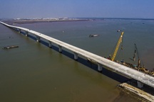 Về Hải Phòng ngắm cây cầu vượt biển dài hơn 15 km