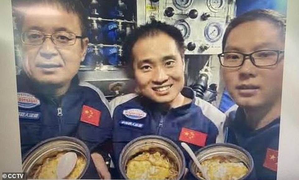 Tàu lặn Trung Quốc lập kỷ lục đưa người xuống đáy vực sâu nhất Trái đất - 2 Tàu lặn Trung Quốc lập kỷ lục đưa người xuống đáy vực sâu nhất Trái đất - 2
