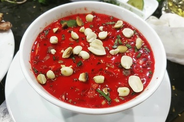 Sau bữa tiết canh, người đàn ông xuất huyết toàn thân nguy kịch