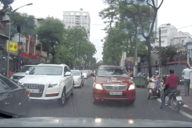 Bài học cho tài xế lái xe kiểu "khôn lỏi"