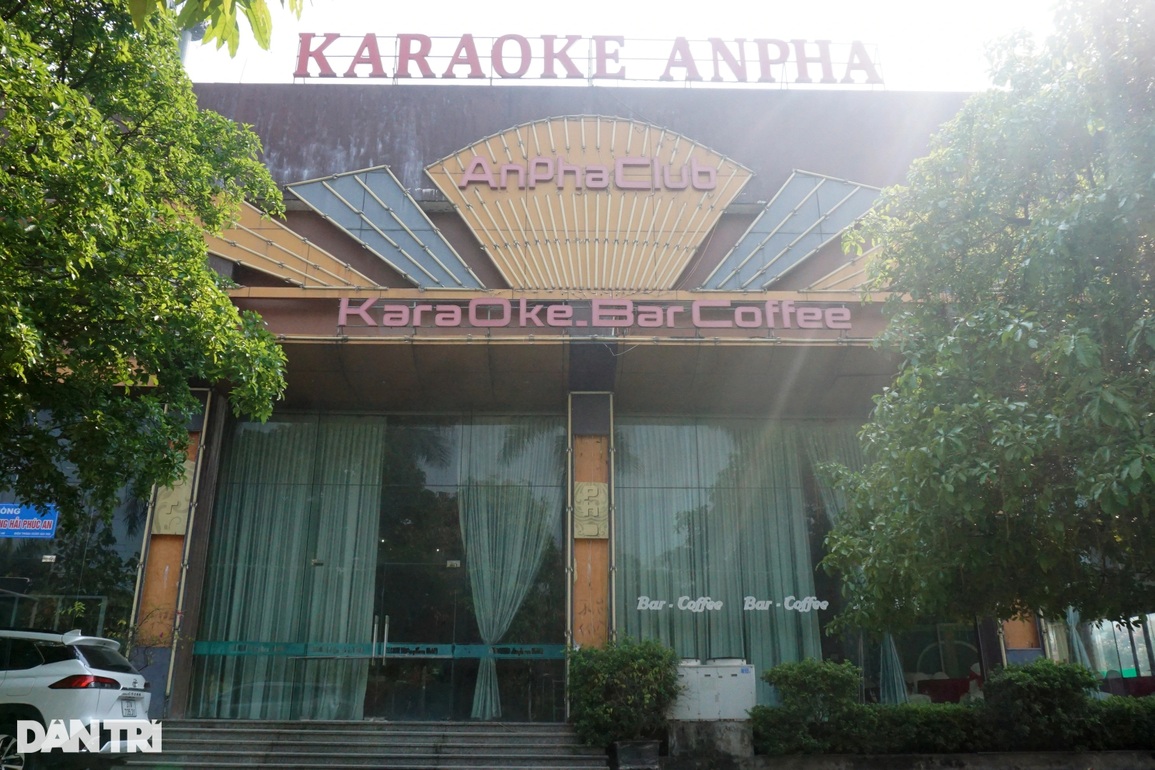 Dịch vụ karaoke ở Nghệ An tưng bừng hồi sinh sau 10 tháng đóng cửa - 6 Dịch vụ karaoke ở Nghệ An tưng bừng hồi sinh sau 10 tháng đóng cửa - 6