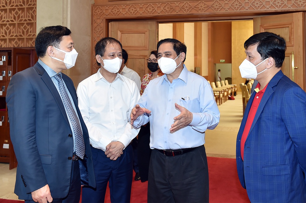 Thủ tướng trực tiếp nghe loạt vấn đề nóng, sức ép 4 ổ khóa chống dịch - 2 Thủ tướng trực tiếp nghe loạt vấn đề nóng, sức ép 4 ổ khóa chống dịch - 2