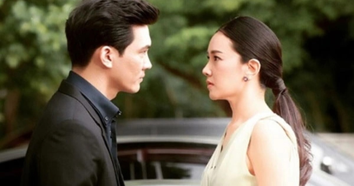 Vào viện thăm chồng cũ, tôi giật mình khi anh đưa hai bản hợp đồng