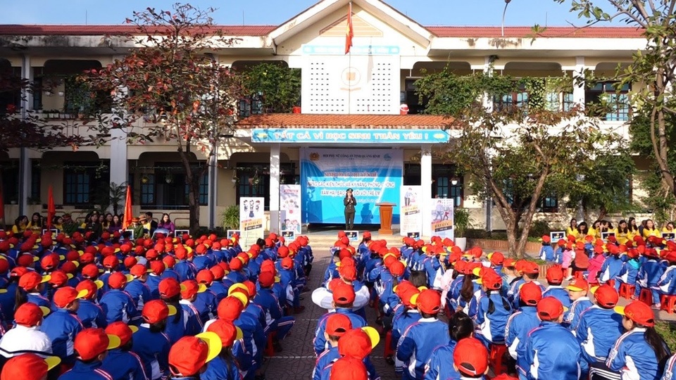 Nâng cao kỹ năng phòng chống bạo lực, xâm hại cho 4.000 trẻ em - 1 Nâng cao kỹ năng phòng chống bạo lực, xâm hại cho 4.000 trẻ em - 1