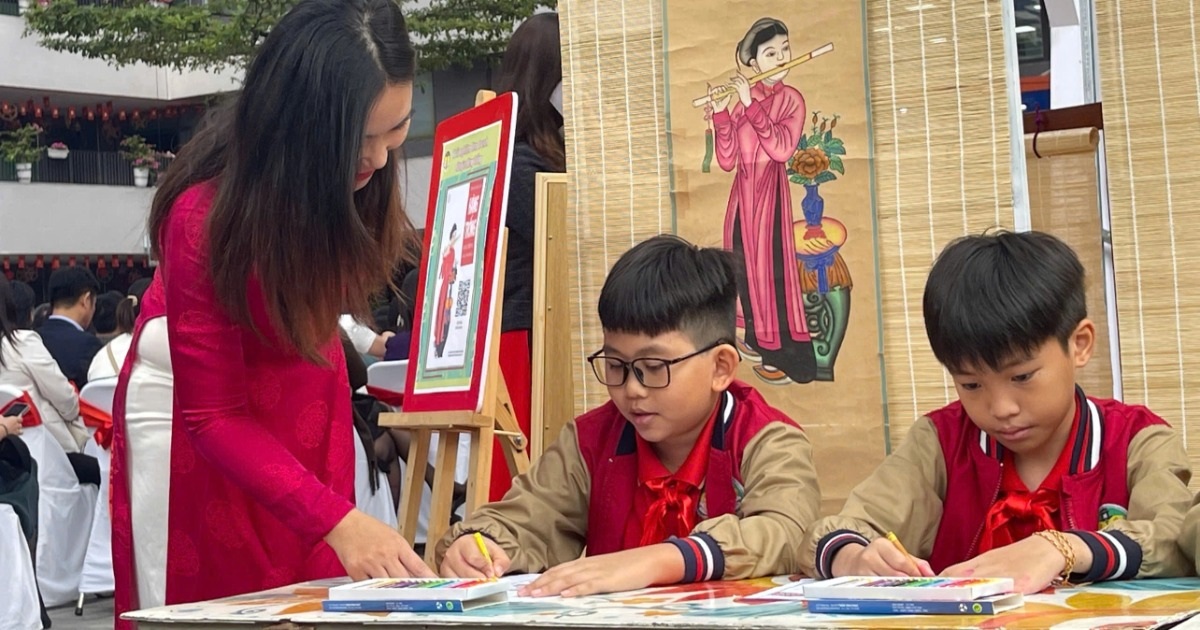 Bộ Giáo dục nêu lý do lương hầu hết giáo viên đang thấp hơn các ngành khác