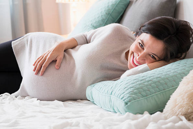 Bạn gái "nửa tây nửa ta" có bầu nhưng không chịu làm đám cưới