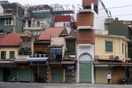 Phố cổ Hà Nội lộn xộn chắp vá