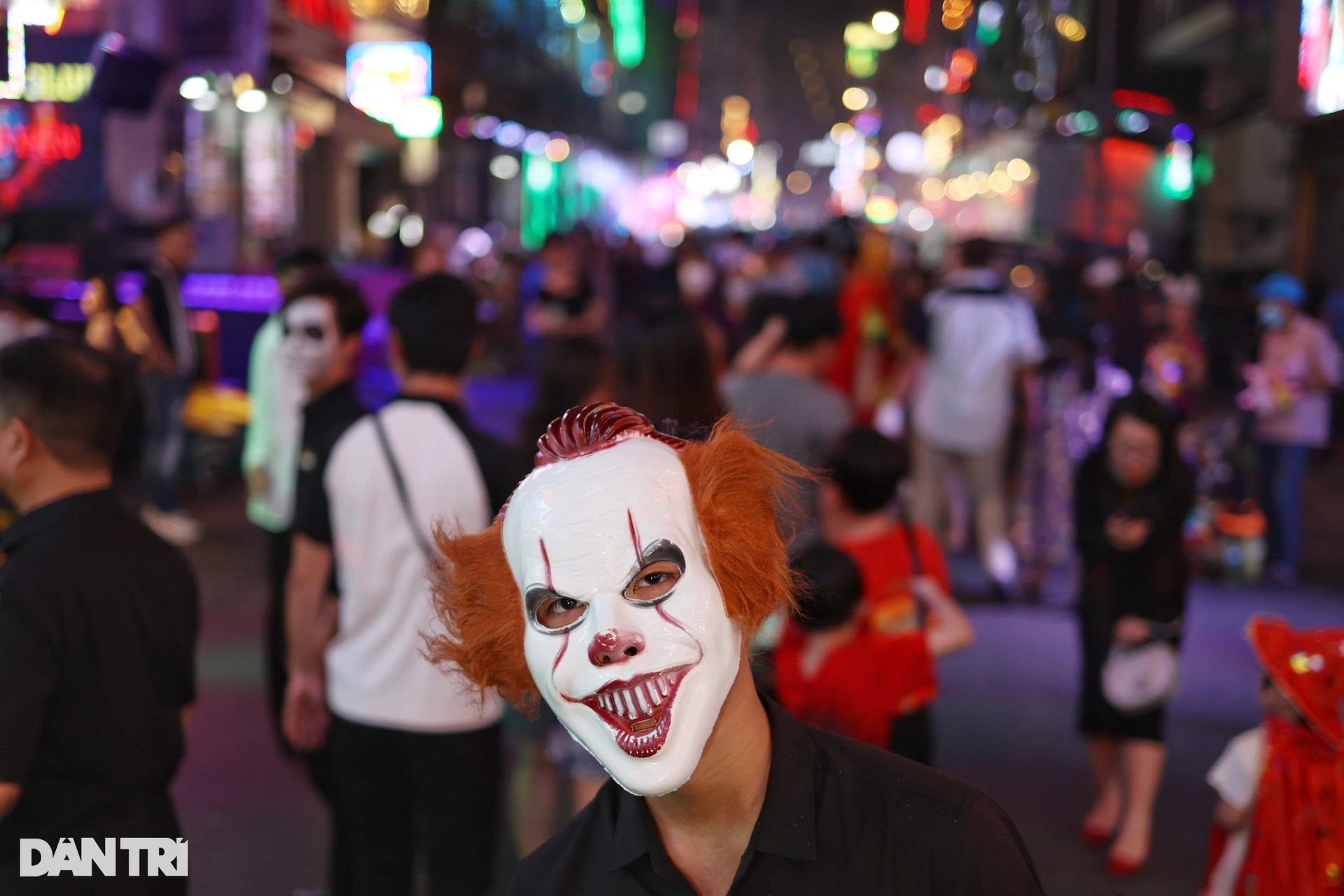 Ma quỷ dạo chơi khắp trung tâm TPHCM trong đêm Halloween - 7 Ma quỷ dạo chơi khắp trung tâm TPHCM trong đêm Halloween - 7