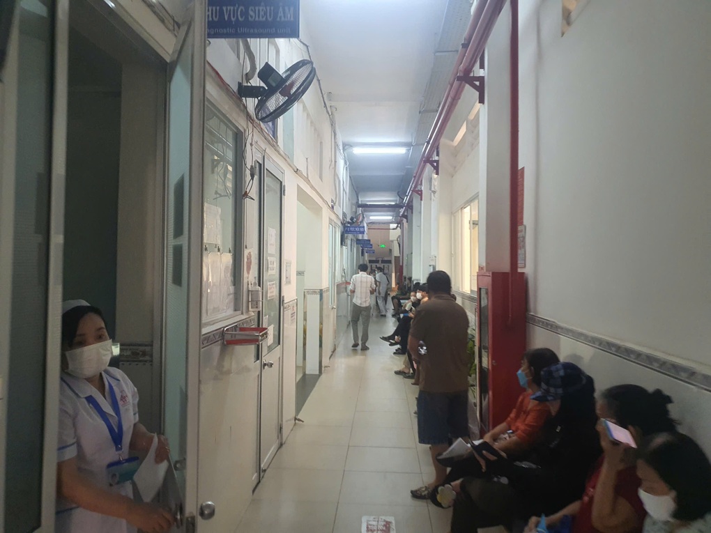 An 18-year-old male suffered a severe brain injury after falling from a high-rise building in Ho Chi Minh City