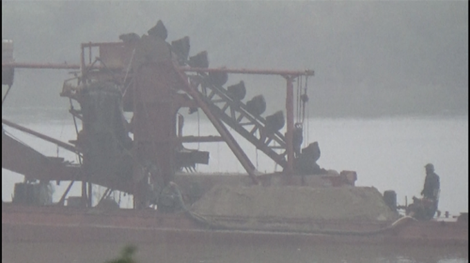 Ai bảo kê cho cát tặc hoành hành?