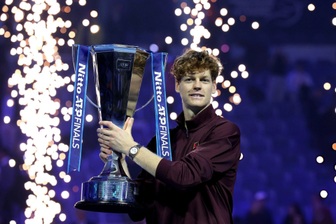 Đánh bại Alcaraz, Sinner lần thứ hai liên tiếp vô địch ATP Finals