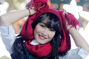 Hoa khôi Duyên dáng Hà thành tinh nghịch đón Noel về trên phố