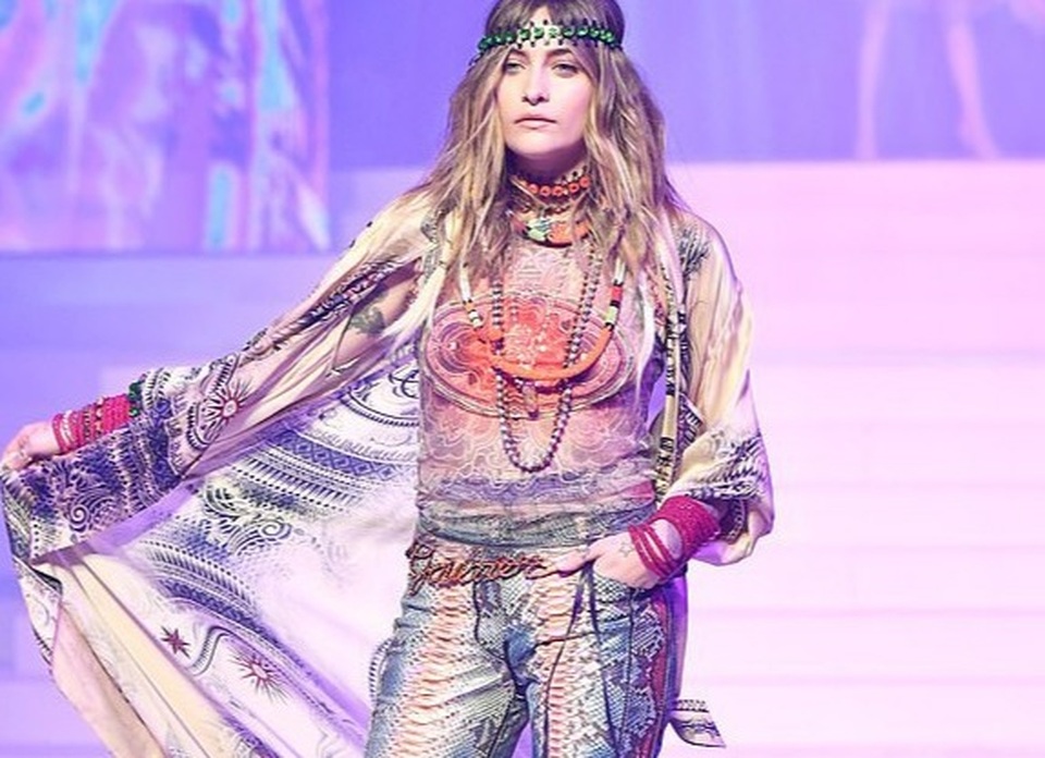 Paris Jackson sành điệu xuất hiện tại Pháp cùng bạn trai - 6 Paris Jackson sành điệu xuất hiện tại Pháp cùng bạn trai - 6