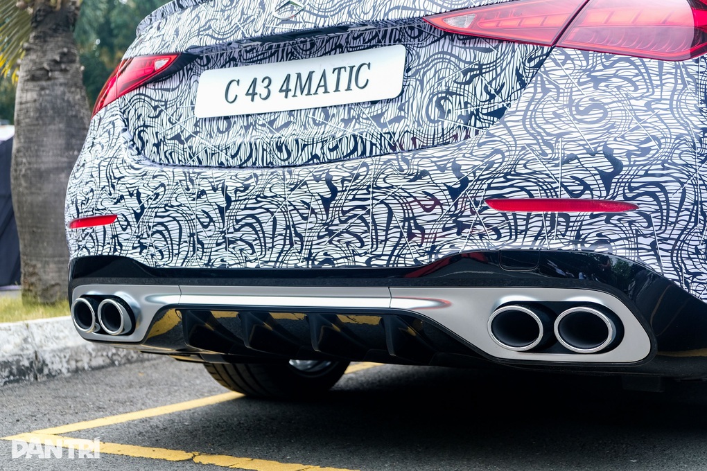Mercedes-AMG C 43 lắp ráp tại Việt Nam, sedan hiệu suất cao cho tay chơi - 5 Mercedes-AMG C 43 lắp ráp tại Việt Nam, sedan hiệu suất cao cho tay chơi - 5