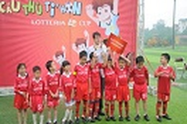 Khởi động chương trình “Lotte cầu thủ tí hon” 2012