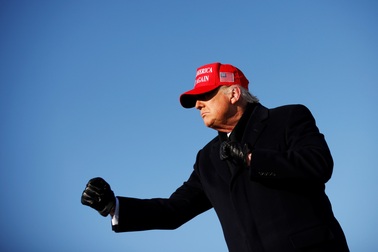 Ông Trump có thể “đảo ngược” thăm dò dư luận vào phút chót