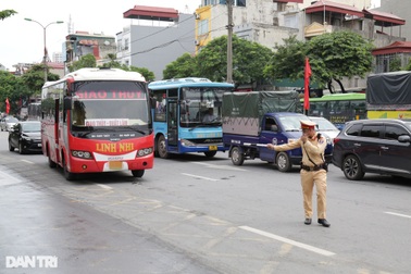 Hơn 65.000 xe container, ô tô khách vi phạm giao thông trong 2 tháng
