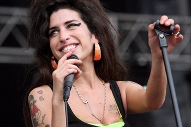 Ca sĩ Amy Winehouse bị nghi sử dụng ma túy quá liều 
