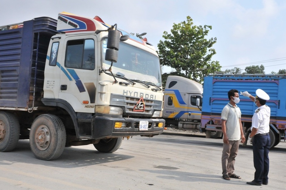 Công an điều tra đường đi nhập cảnh trái phép của bệnh nhân 2424 - 2 Công an điều tra đường đi nhập cảnh trái phép của bệnh nhân 2424 - 2