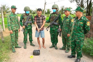 Nam thanh niên vận chuyển gần 3,7kg ma túy từ Campuchia về Tây Ninh
