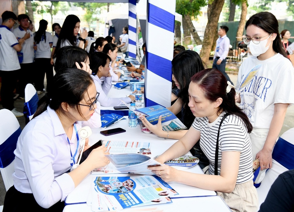 국민경제대학교 신입생 접수 시간 안내 - 1 Đại học Kinh tế Quốc dân công bố chi tiết giờ đón tân sinh viên - 1