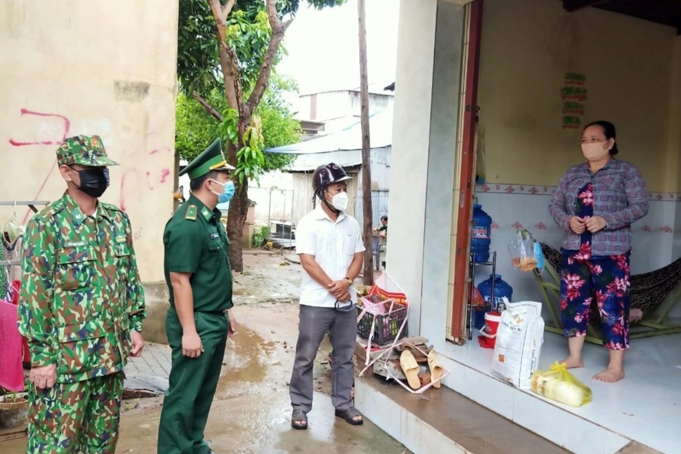 Không có chuyện cấm người dân ra đường nếu không tiêm vaccine - 3 Không có chuyện cấm người dân ra đường nếu không tiêm vaccine - 3