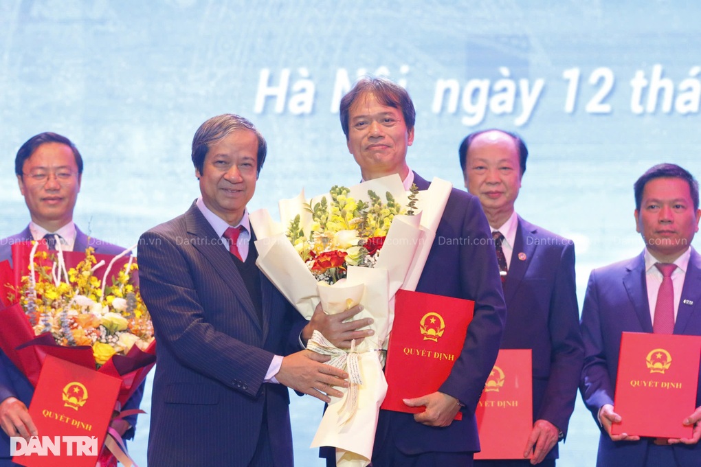 Đại học Kinh tế Quốc dân thí điểm, tiến tới thi và học trên máy tính - 1 Đại học Kinh tế Quốc dân thí điểm, tiến tới thi và học trên máy tính - 1